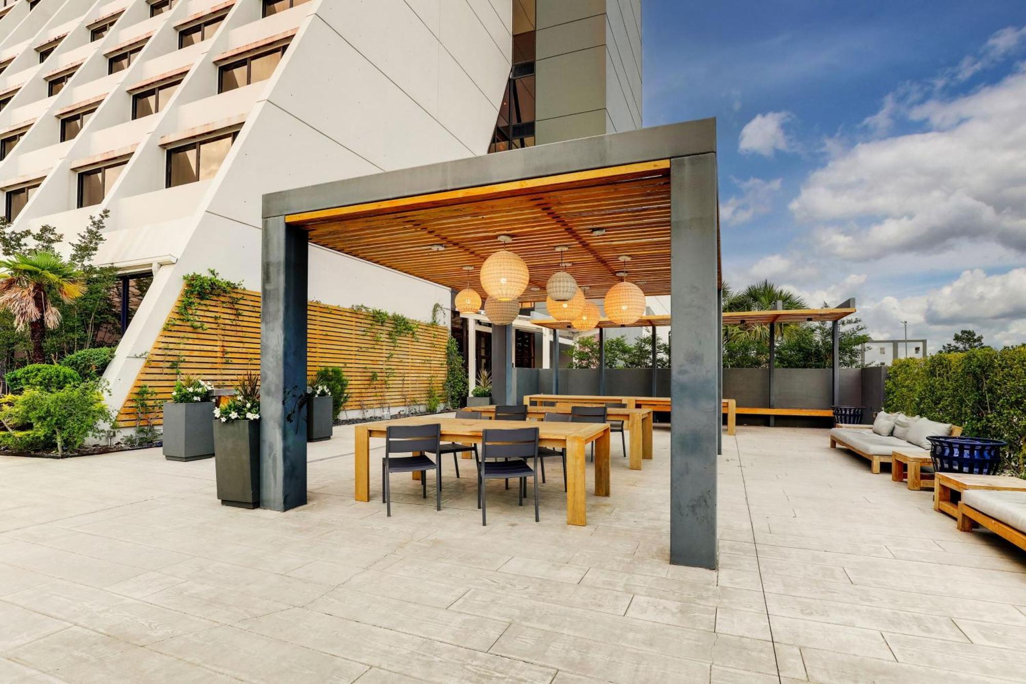 Mobile Marriott Hotel Exterior photo